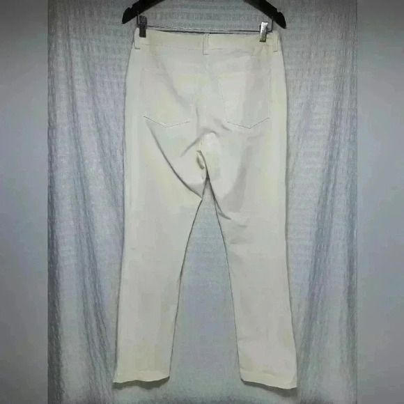 Lauren Ralph Lauren Off white, straight  leg pants. Ladies size 6P - Picture 2 of 6